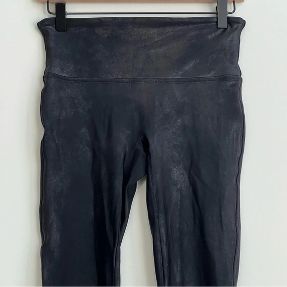 SPANX Faux Leather Shiny LEGGINGS #2437Q-BLACK-Size Medium - Picture 7 of 16